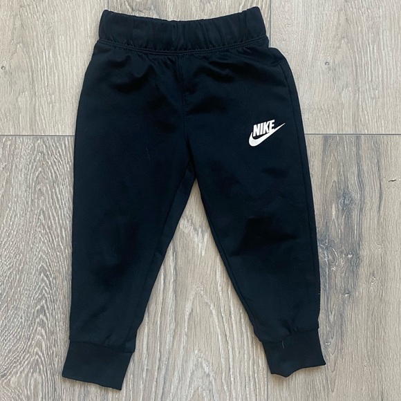 Nike Toddler Tracksuit - Size 2T - Picture 10 of 13